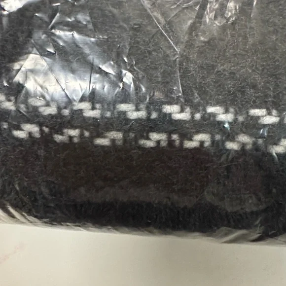 Olive & Pique Gray Blanket Scarf - Picture 4 of 5